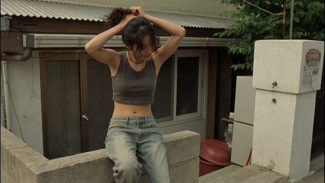 Korean neighborhood documentary video prompt